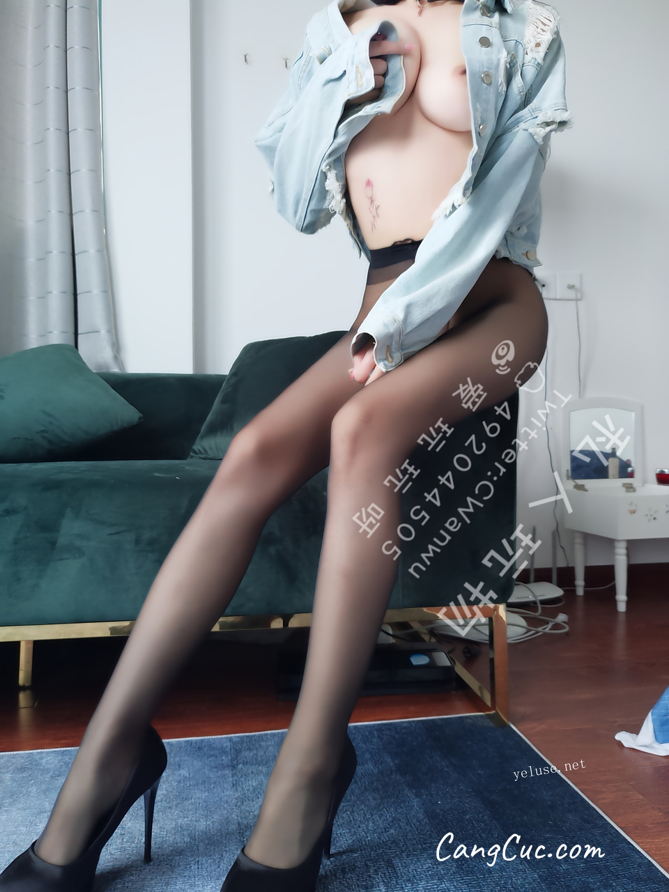 Coser@私人玩物 – 牛仔黑丝